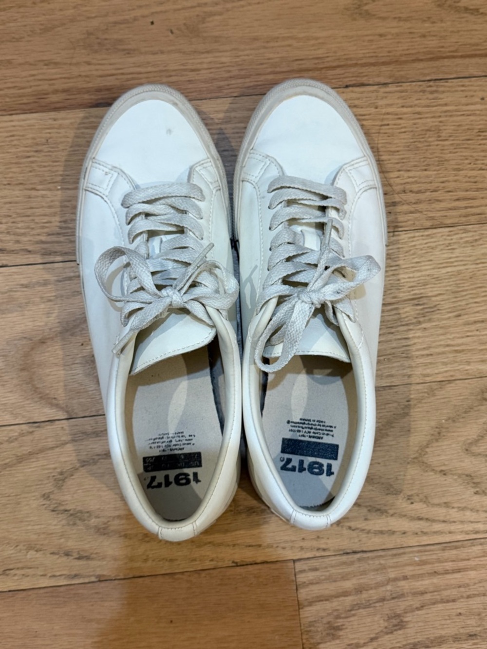 White Women’s Low-Top Sneakers -